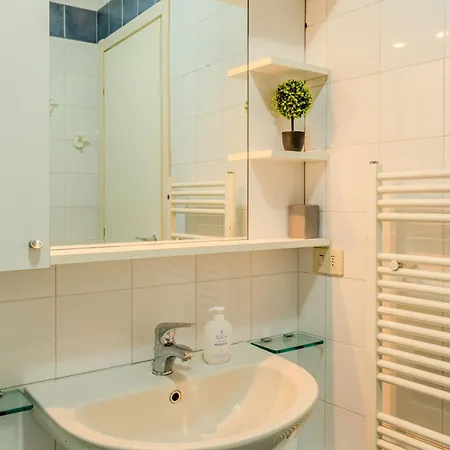 La Piazzetta Sul By Interhome شقة